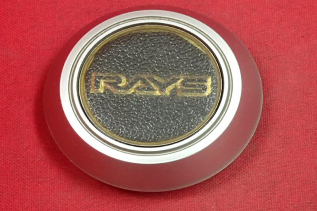 ●商品情報 RAYS レイズ　センターキャップ1枚画像の物が全てです。中古品の為、傷・サビ・シミ等ある物もございます。程度は画像にて確認して下さい。お探しの方、この機会に是非どうぞ！ジャンクAP4152総額 5000円+消費税 送料 1000円+消費税 社外 キャップ 商品番号 P000004152 （お問い合わせの際にはこの番号をお伝え下さい） 部品名 キャップ 証明書 無 保証書 なし 取扱説明書 無 当店評価 ジャンクA スペック 送料（税別） 1,000円 ※沖縄県や離島の場合は中継料が加算されます 当店は中古専門店です。商品画像をよくご確認の上ご購入下さい。 お気に召しませんでしたか？ 当店には数万点の商品があります。 他の商品もぜひご検討ください。 この店舗の他の商品も見てみる
