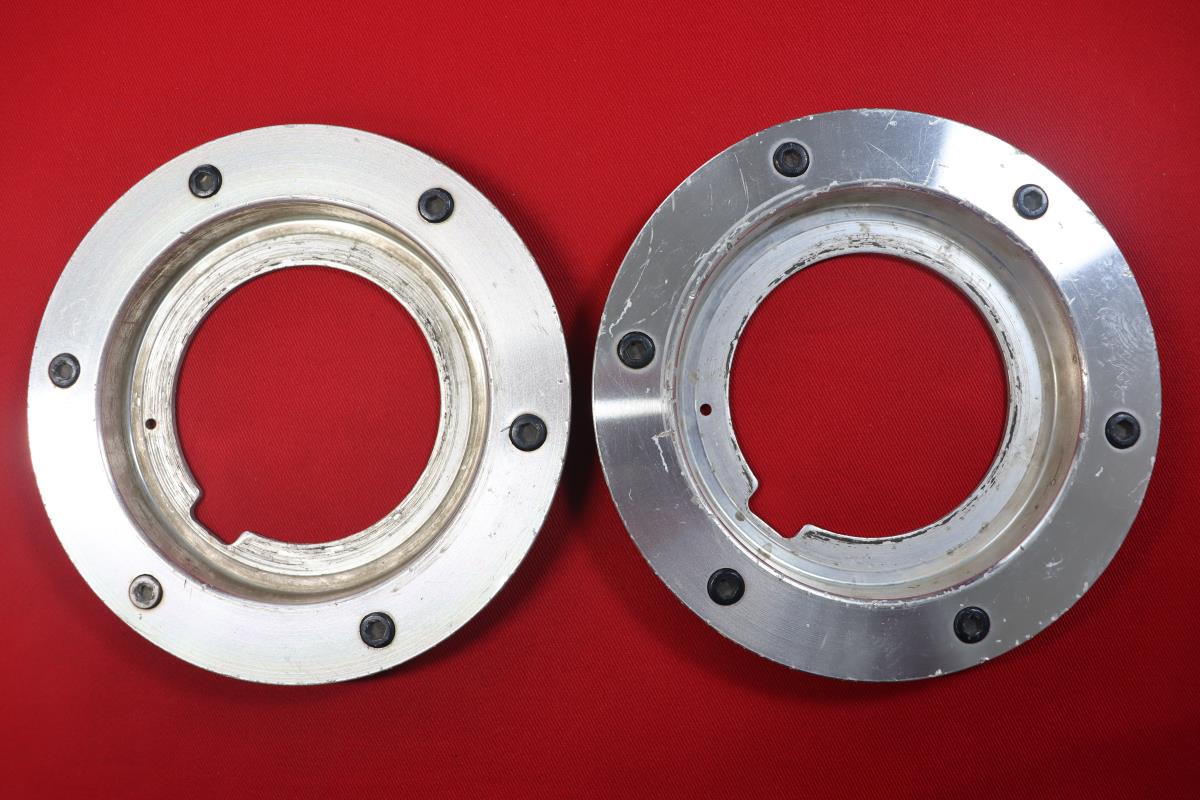 Hose Fitting Related - 2枚 メーカー不明 社外 中古 ホイール センタープレート