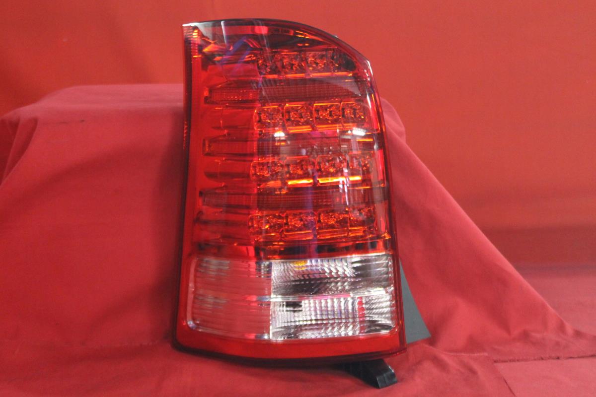 トヨタ ウィッシュ 10系 純正LEDテール