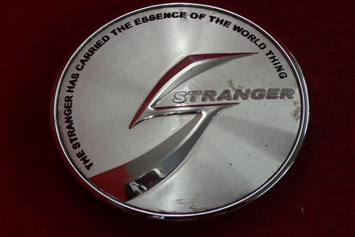 ●商品情報 STRANGER　センターキャップ1枚画像の物が全てです。中古品の為、傷・サビ・シミ等ある物もございます。程度は画像にて確認して下さい。お探しの方、この機会に是非どうぞ！ジャンクAP2774総額 700円+消費税 送料 1000円+消費税 社外 キャップ 商品番号 P000002774 （お問い合わせの際にはこの番号をお伝え下さい） 部品名 キャップ 証明書 無 保証書 なし 取扱説明書 無 当店評価 ジャンクA スペック 送料（税別） 1,000円 ※沖縄県や離島の場合は中継料が加算されます 当店は中古専門店です。商品画像をよくご確認の上ご購入下さい。 お気に召しませんでしたか？ 当店には数万点の商品があります。 他の商品もぜひご検討ください。 この店舗の他の商品も見てみる