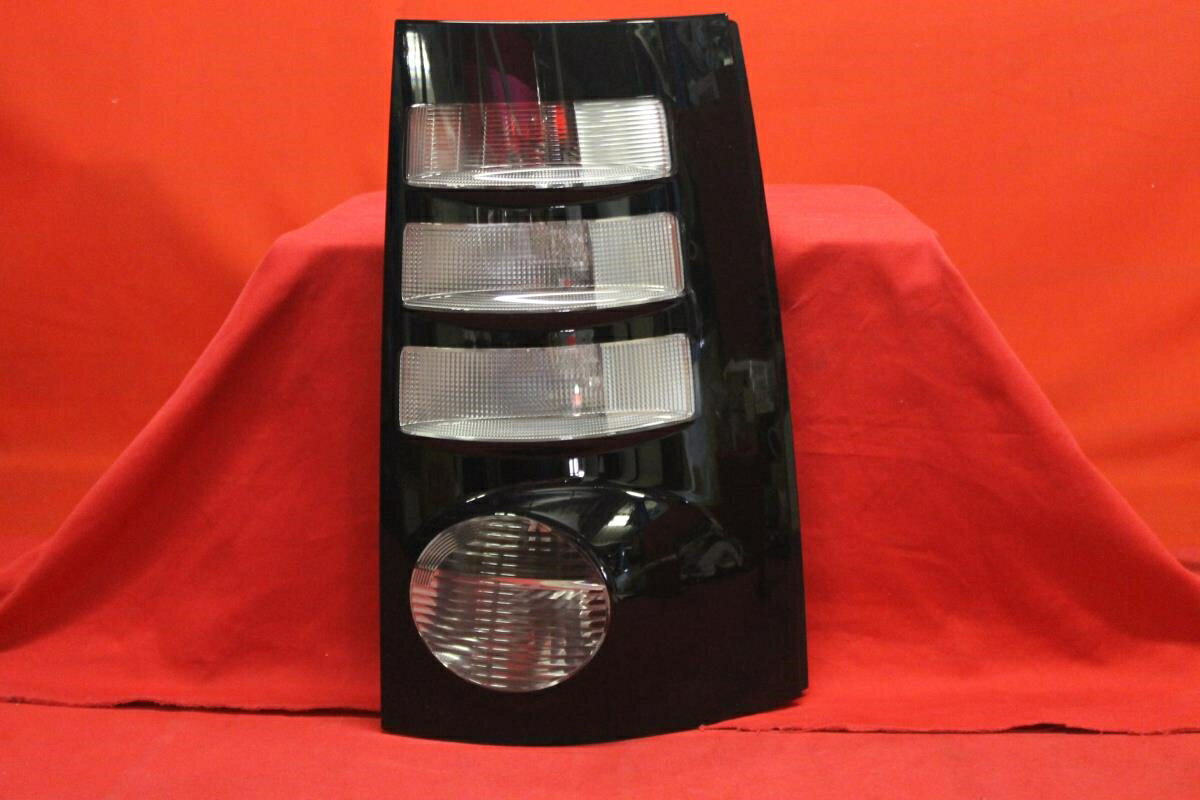 トヨタ シエンタ 80系 中期型 純正テール