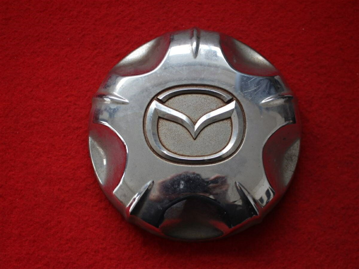 ●商品情報 マツダ中古センターキャップ1枚の出品です。キズ、全体的にシミ、全体的に変色又はくすみがあります。プラスチック製、メッキ色です。刻印 CAV2 67501 PATNU5845973 >PA+ABS<☆キャップを傷つけて.しまった方、破損してしまった方、いつの間にか知らないうちに飛んで行って失くしてしまった方、経年劣化により使用出来なくなってしまった方など、単品でお探しの方におススメです！！☆【寸法・程度について】【程度について】キズ等の程度につきましては画像にてご確認ください。表記は省略させて頂いておりますのでご了解ください。【寸法】※すべて実測値です画像にてご確認下さい。測定個所は下記の部分となります。全幅(直径)・裏面取付部径・厚さ(高さ)ジャンクCP5202194送料 1100円（税込） マツダ 純正キャップ 商品番号 P005202194 （お問い合わせの際にはこの番号をお伝え下さい） 部品名 純正キャップ 証明書 無 保証書 なし 取扱説明書 無 当店評価 ジャンクC スペック 送料（税別） 1,000円 ※沖縄県や離島の場合は中継料が加算されます 当店は中古専門店です。商品画像をよくご確認の上ご購入下さい。 お気に召しませんでしたか？ 当店には数万点の商品があります。 他の商品もぜひご検討ください。 この店舗の他の商品も見てみる