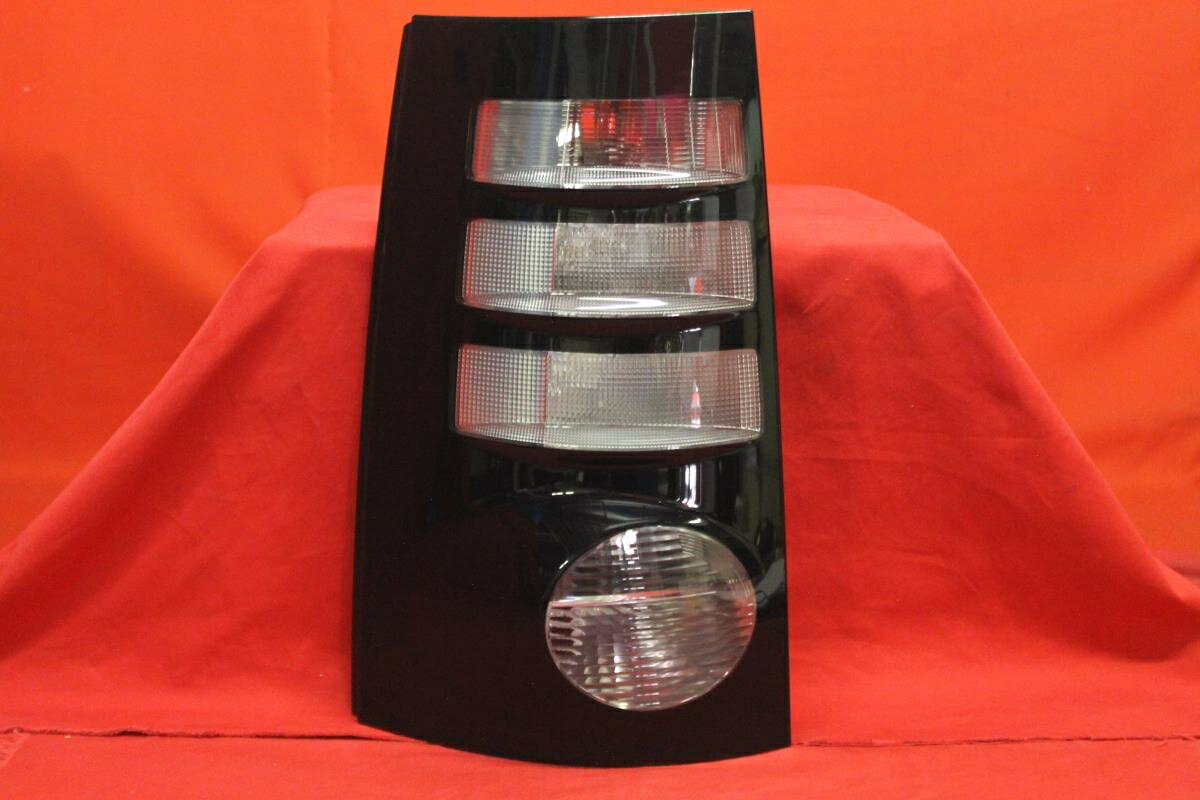 トヨタ シエンタ 80系 中期型 純正テール