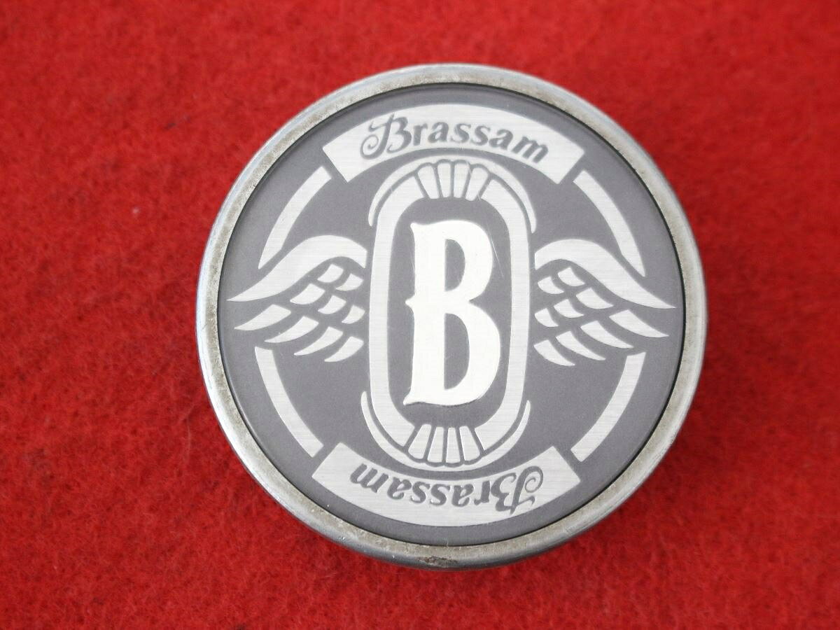 ●商品情報 Brassam中古センターキャップ1枚の出品です。全体的にキズ、変色又はくすみがあります。プラスチック製、銀色です。☆キャップを傷つけて.しまった方、破損してしまった方、いつの間にか知らないうちに飛んで行って失くしてしまった方、経年劣化により使用出来なくなってしまった方など、単品でお探しの方におススメです！！☆【寸法・程度について】【程度について】キズ等の程度につきましては画像にてご確認ください。表記は省略させて頂いておりますのでご了解ください。【寸法】※すべて実測値です画像にてご確認下さい。測定個所は下記の部分となります。全幅(直径)・裏面取付部径・厚さ(高さ)ジャンクCP5202878送料 1100円（税込） 社外 キャップ 商品番号 P005202878 （お問い合わせの際にはこの番号をお伝え下さい） 部品名 キャップ 証明書 無 保証書 なし 取扱説明書 無 当店評価 ジャンクC スペック 送料（税別） 1,000円 ※沖縄県や離島の場合は中継料が加算されます 当店は中古専門店です。商品画像をよくご確認の上ご購入下さい。 お気に召しませんでしたか？ 当店には数万点の商品があります。 他の商品もぜひご検討ください。 この店舗の他の商品も見てみる