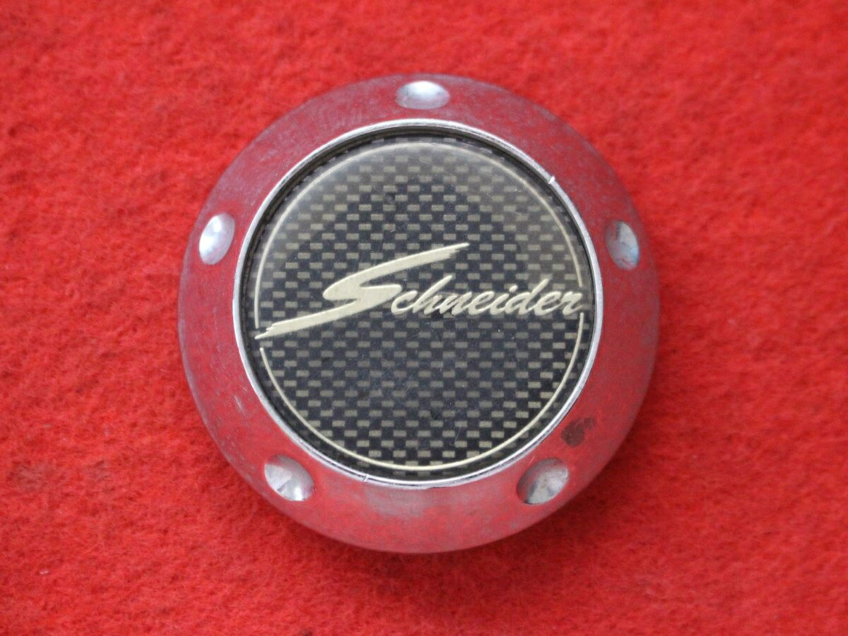 ●商品情報 Schneider中古センターキャップ1枚の出品です。キズ、全体的にシミ、全体的に変色又はくすみがあります。プラスチック製、黒色、メッキ色です。刻印 C-G80☆キャップを傷つけて.しまった方、破損してしまった方、いつの間にか知らないうちに飛んで行って失くしてしまった方、経年劣化により使用出来なくなってしまった方など、単品でお探しの方におススメです！！☆【寸法・程度について】【程度について】キズ等の程度につきましては画像にてご確認ください。表記は省略させて頂いておりますのでご了解ください。【寸法】※すべて実測値です画像にてご確認下さい。測定個所は下記の部分となります。全幅(直径)・裏面取付部径・厚さ(高さ)ジャンクC P5203094送料 1100円（税込） 社外 キャップ 商品番号 P005203094 （お問い合わせの際にはこの番号をお伝え下さい） 部品名 キャップ 証明書 無 保証書 なし 取扱説明書 無 当店評価 ジャンクC スペック 送料（税別） 1,000円 ※沖縄県や離島の場合は中継料が加算されます 当店は中古専門店です。商品画像をよくご確認の上ご購入下さい。 お気に召しませんでしたか？ 当店には数万点の商品があります。 他の商品もぜひご検討ください。 この店舗の他の商品も見てみる