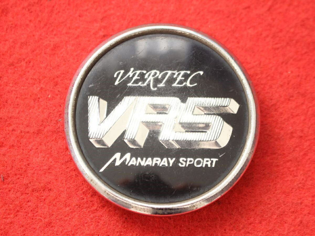 ●商品情報 VERTEC VR5中古センターキャップ1枚の出品です。全体的にキズ、シミ、変色又はくすみがあります。プラスチック製、黒色です。刻印 CO23 ☆キャップを傷つけて.しまった方、破損してしまった方、いつの間にか知らないうちに飛んで行って失くしてしまった方、経年劣化により使用出来なくなってしまった方など、単品でお探しの方におススメです！！☆【寸法・程度について】【程度について】キズ等の程度につきましては画像にてご確認ください。表記は省略させて頂いておりますのでご了解ください。【寸法】※すべて実測値です画像にてご確認下さい。測定個所は下記の部分となります。全幅(直径)・裏面取付部径・厚さ(高さ)ジャンクCP5203190送料 1100円（税込） 社外 キャップ 商品番号 P005203190 （お問い合わせの際にはこの番号をお伝え下さい） 部品名 キャップ 証明書 無 保証書 なし 取扱説明書 無 当店評価 ジャンクC スペック 送料（税別） 1,000円 ※沖縄県や離島の場合は中継料が加算されます 当店は中古専門店です。商品画像をよくご確認の上ご購入下さい。 お気に召しませんでしたか？ 当店には数万点の商品があります。 他の商品もぜひご検討ください。 この店舗の他の商品も見てみる