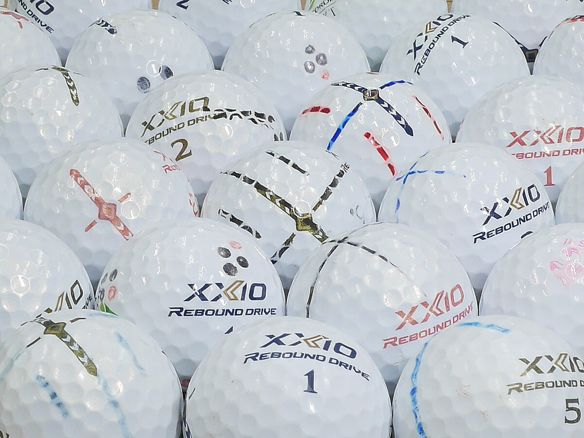 ゼクシオ REBOUND DRIVE 2021年モデル ホワイト・プレミアムホワイト混合 1個 ロストボール ゴルフボール