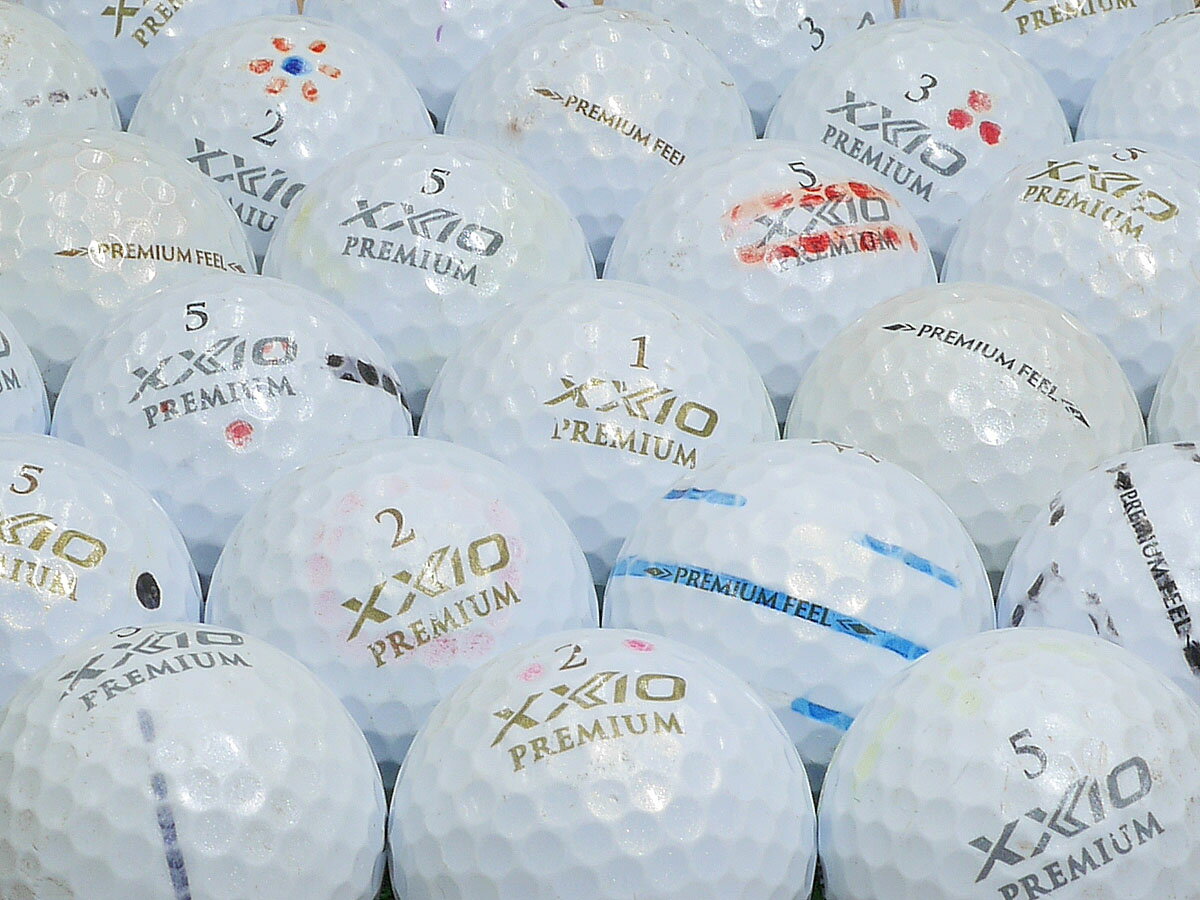 【中古】【Bランク】ゼクシオ Premium 2020年モデル ロイヤルゴールド・ロイヤルプラチナ混合 1個 ロストボール ゴルフボール