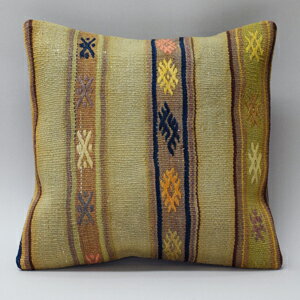 キリムとはアナトリア地方で移動しながら生活していた遊牧民によって作られた伝統的な手織りの生地。 主に羊毛を使っているものが多く、独特の色合いやデザインが特徴的で19世紀よりヨーロッパで流行し、現在は世界各国で注目されている生地。 大きな手織りのキリム生地を一つ一つ指定の大きさに切り取り、絨毯やクッションカバーとして現在流通しております。 一つ一つ手作りをしているため、製品は全て一点もの。 同じ生地柄から作ったものでも、切り取る場所が違うため、全く同じものは出回りません。 独特な色合いやデザインのクッションは部屋に一つアクセントを入れるために最適な製品です。 今回用意しているキリムの素材はオールドキリムと呼ばれるもので、40〜100年前に織られ、合成染料を使わず、今もなお色あせていないものになり、貴重なものです。 今回はそんなキリム生地を用いたクッションカバーをご用意いたしました。 【材質】表面:ウール100%/裏面:コットン100%キリムとはアナトリア地方で移動しながら生活していた遊牧民によって作られた伝統的な手織りの生地。 主に羊毛を使っているものが多く、独特の色合いやデザインが特徴的で19世紀よりヨーロッパで流行し、現在は世界各国で注目されている生地。大きな手織りのキリム生地を一つ一つ指定の大きさに切り取り、絨毯やクッションカバーとして現在流通しております。一つ一つ手作りをしているため、製品は全て一点もの。同じ生地柄から作ったものでも、切り取る場所が違うため、全く同じものは出回りません。 独特な色合いやデザインのクッションは部屋に一つアクセントを入れるために最適な製品です。 今回用意しているキリムの素材はオールドキリムと呼ばれるもので、40〜100年前に織られ、合成染料を使わず、今もなお色あせていないものになり、貴重なものです。 今回はそんなキリム生地を用いたクッションカバーをご用意いたしました。 【Sivas：シバス】 礼拝用のミフラーブ文様が多く、メダリオンや正方形を重ねたデザインなど、特徴のあるパターンがみられます。色彩は暖色系が多いです。 【Balikesir：バルケシール】 濃い赤と青を使ったものが多く、モダンなデザインはヨーロッパで高い評価を得ています。&nbsp; 【Afyon：アフィヨン】 櫛や指の文様がよく見られ、メダリオンの回りが指上のジグザグ模様で囲まれているものが多いのが特徴です。 【Usak：ウシャク　Denili：デニズリ】 最大のキリム産地。化学染料を使った手ごろな価格のものから、伝統を表現した手紡ぎと天然染料でつくられるものまで、幅広く生産されています。 【Konya：コンヤ】 コンヤのキリムは、質、量ともにアナトリアキリムの最高峰といわれています。色や模様も多種多様で、織りも繊細。質の良いウールが使われ、洗練された雰囲気を持っています。&nbsp; 【Kars：カース　Kagizman：カジズマン】 キリムの柄にコーカサス地方の影響が多く、幾何学的なコーカサスメダリオンが数多く織られています。 【Ferhiye：フェティエ】 エーゲ海に面した観光地。キリムの幅を3つに分け、鮮やかな色彩の模様が特徴です。&nbsp; 風通しが良い造りのため、外で干すだけで十分です。 汚れが気になる際はウール用の洗剤を用い、ぬるま湯もしくは水で手洗いをお願い致します。その後は、軽く水を絞り、陰干しでお願い致します。洗濯機やお湯は生地が傷むため、ご遠慮ください。