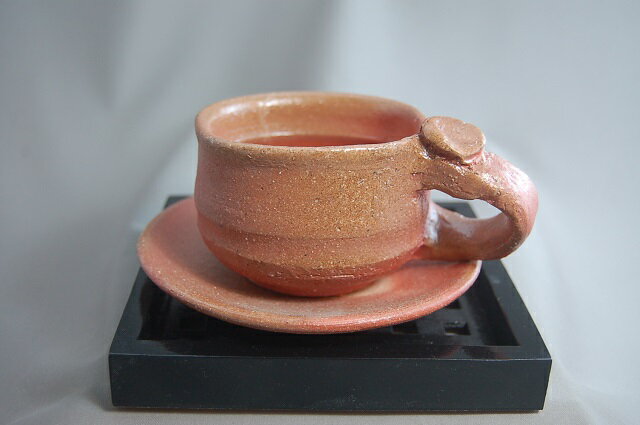 焼締　コーヒーカップ&ソーサー 文部大臣奨励賞受賞作家 荒川明作　化粧箱付き こだわりのギフト 還暦祝い などの贈り物に最適 無料ラッピング　 fko-5