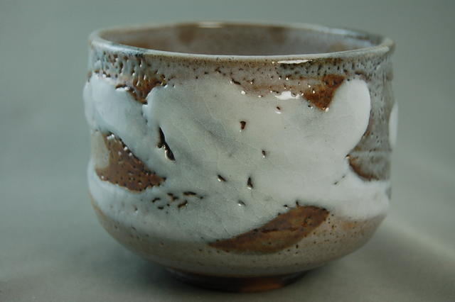 志野焼 抹茶茶碗 　文部大臣奨励賞受賞作家 荒川明作　木箱付き こだわりのギフト 還暦祝い などの贈り物に最適 無料ラッピング ach-9