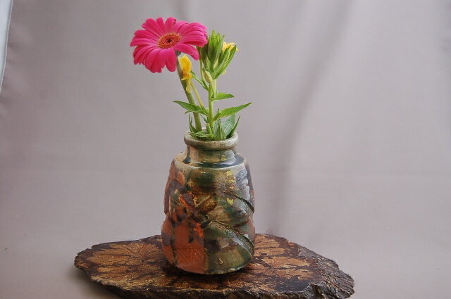 鳴海織部 　花入れ　薪窯焼成 　文部大臣奨励賞受賞作家 荒川明作 還暦祝い などの贈り物に最適 無料ラッピング　　hao-3