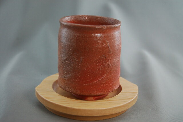 薪窯 焼締 湯のみ 　文部大臣奨励賞受賞作家 荒川明作 こだわりのギフト 還暦祝い などの贈り物に最適 無料ラッピング　　byu-62
