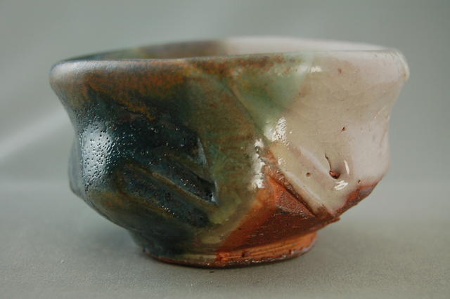 鳴海織部 ぐいのみ 　おちょこ 　文部大臣奨励賞受賞作家 荒川明作　木箱付き こだわりのギフト 還暦祝い などの贈り物に最適 無料ラッピング　agu-13