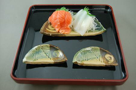 織部　半月皿　大1枚 小2枚組　 文部大臣奨励賞受賞作家 荒川明作　 こだわりのギフト 還暦祝い などの贈り物に最適 無料ラッピング　ni-2