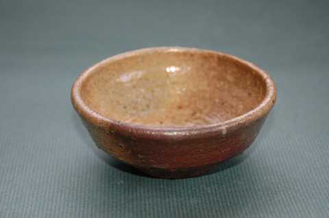 焼締 ぐいのみ 　おちょこ 　文部大臣奨励賞受賞作家 荒川明作　木箱付き こだわりのギフト 還暦祝い などの贈り物に最適 無料ラッピング　gu-12