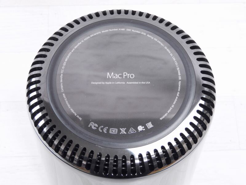 【中古】Bランク Apple MacPro(Late2013) Intel Xeon E5 1680v2(8コア)3Ghz メモリ16GB SSD256GB D700×2