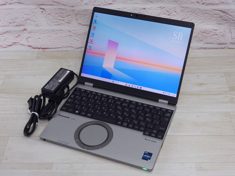 商品名　Panasonic Let's note SR4(CF-SR4RDAAS)(NO. 60341871) ディスプレイ 12.4 型 WUXGA+ TFTカラー液晶1920× 1280 ドット CPU インテル Core i5 プロセッサ 1345U 最大4.7GHz メモリ 16GB 光学式ドラ イブ 非搭載 HDD NVMeSSD256GB HDDリカ バリ領域 有り USB 3ポート(USB3.1) 2ポート（Thunderbolt4 Type-C） 有線LAN 1000BASE-T 無線LAN 802.11ac/a/b/g/n/ax カードス ロット SDカードスロット×1 その他機能 HDMI出力端子、VGA出力端子、Bluetooth5.1　Webカメラ Office ソフト WPS Office 2 (5,880円)をインストール済み　サービス提供！ WPS Office 2 マイクロソフトオフィスとの高互換ソフト エクセル、ワード、パワーポイント　左記を同様に作成　編集　閲覧が可能 また、本ライセンスにて　ios (iphoneやipad)、 android での使用が可能 ※一部互換の無い機能等、ある場合が御座います（マクロ等） ※付属のカードにてライセンス認証後、ご利用下さい OS Windows 11 Pro (64bit) サイズ・重 量 273.2×208.9×19.9mm 約939g ●付属品 ACアダプタ、WPS OfficeStandardシリアル番号カード ◆商品状況◆ 備考 ■総合ランク A 総合ランクにつきましては各部位を評価、点数付けし、 合算にて算出されたランクを表記しています。 評価詳細につきましてはページトップ「商品状態ランク」 をご参照ください。 （各部ランク） ■液晶部：Sランク ■天板：Bランク ■キーボード部、パームレスト部：Aランク ■その他外装：Bランク ■バッテリー：Sランク ※累積使用時間：2470時間 ※動作保証 ※ 通常保証商品 ■初期不良保障期間3ヶ月 保証内容につきましてはご利用ガイド内、保証について　を必ずご一読下さい