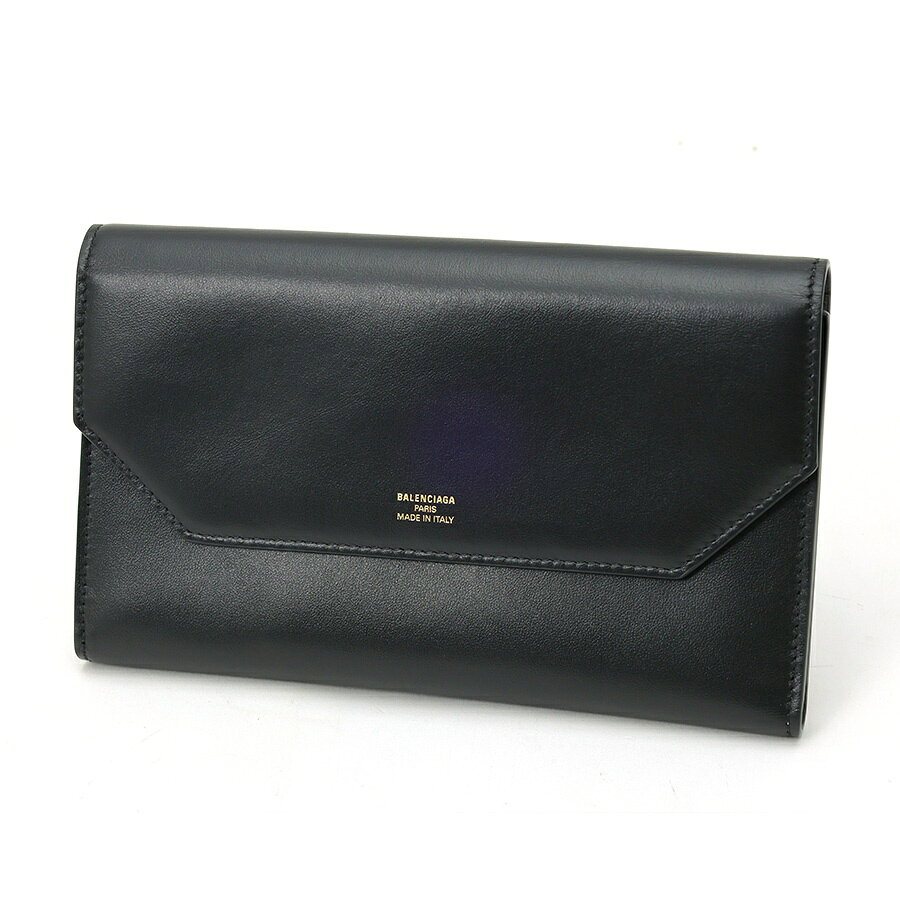 商品情報 在庫コード ITPA9DOK3A6M ブランド BALENCIAGA (バレンシアガ) モデル エンベロープ スリム ロング ウォレット 型番 743220 色 ブラック/グレー 素材 レザー サイズ W19.5×H12×D2.5cm（実測） 定価 仕様 ファスナー付ポケット×1 フラットポケット×2 カードポケット×20 商品ランク 中古(A) その他詳細 生産国：イタリア 付属品：箱、保存袋、 　　　　タグ、冊子 状態：目立つ傷、汚れなし 【配送に関して】 配送業者はヤマト運輸となります。但し、ご購入金額が30万円以上の場合は佐川急便となります。 【ご購入に関して】 30万円以上のお支払いは「クレジットカード」又は「お振込み」がご利用頂けます。※代金引換（代引き手数料を含め、30万円未満のみ利用可）はご利用頂けません。 【お色について】 掲載画像はデジタルカメラで撮影している関係上、実際の色合いと若干異なる場合がございます。あらかじめ、ご了承下さい。 【品切れについて】 当店は店頭及び、他のサイトでも販売しており、ご注文時に品切れの場合もございます。あらかじめ、ご了承下さい。 商品ランク N 新品 NS 新古品、未使用品　※古物(買取品)を含む S 新品、未使用品同様の品※展示等で微細な傷や汚れがある場合も SA 数回使用程度の非常に状態の良い中古品※時計、ジュエリーは仕上げを施したものを含む A 多少の小・中傷はあるが状態の良い中古品 B 日常で使用していた程度の傷、汚れがある中古品 C 傷や汚れが目立つ中古品 Z アンティーク品