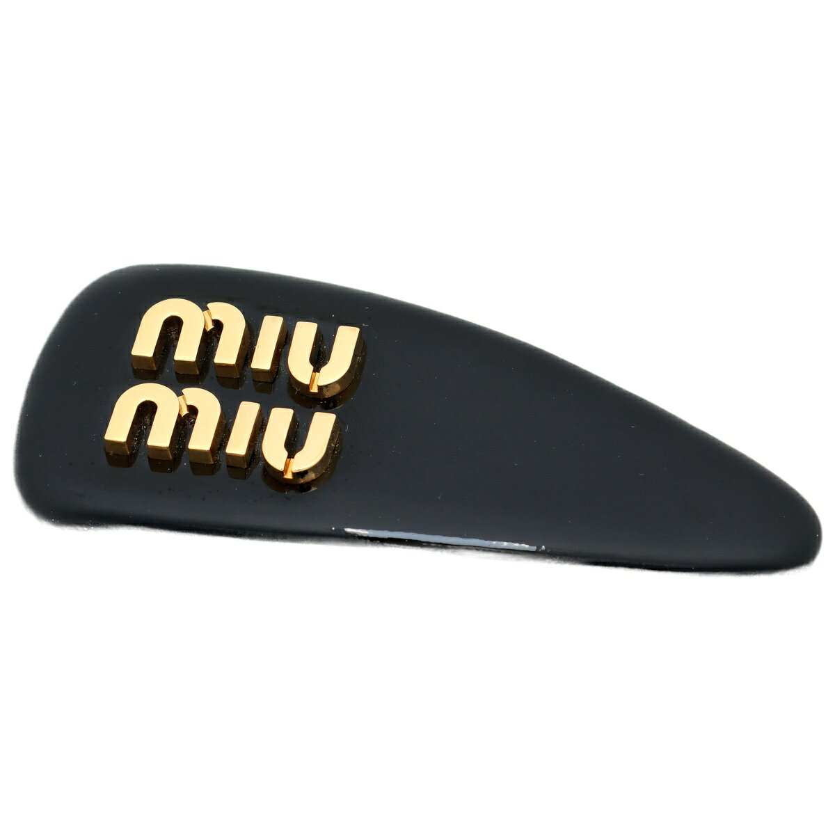 商品情報 在庫コード ITEL9I5WBQNJ ブランド MIU MIU (ミュウミュウ) モデル パテントレザー ヘアクリップ 色 ブラック 素材 パテントレザー(牛革) サイズ W8×H3cm 定価 64,900税込 商品ランク 中古(A) その他詳細 生産国：記載なし付属品：箱 状態：目立つ傷、汚れはありません。 【配送に関して】 配送業者はヤマト運輸となります。但し、ご購入金額が30万円以上の場合は佐川急便となります。 【ご購入に関して】 30万円以上のお支払いは「クレジットカード」又は「お振込み」がご利用頂けます。※代金引換（代引き手数料を含め、30万円未満のみ利用可）はご利用頂けません。 【お色について】 掲載画像はデジタルカメラで撮影している関係上、実際の色合いと若干異なる場合がございます。あらかじめ、ご了承下さい。 【品切れについて】 当店は店頭及び、他のサイトでも販売しており、ご注文時に品切れの場合もございます。あらかじめ、ご了承下さい。 商品ランク N 新品 NS 新古品、未使用品　※古物(買取品)を含む S 新品、未使用品同様の品※展示等で微細な傷や汚れがある場合も SA 数回使用程度の非常に状態の良い中古品※時計、ジュエリーは仕上げを施したものを含む A 多少の小・中傷はあるが状態の良い中古品 B 日常で使用していた程度の傷、汚れがある中古品 C 傷や汚れが目立つ中古品 Z アンティーク品