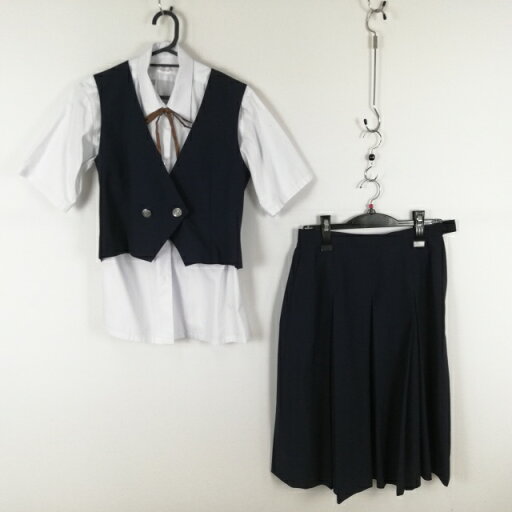 ベスト スカート 紐タイ 上下4点セット 夏物 女子 学生服 東京日野第四中学 紺 制服 中古 ランクB EY8717 ベスト スカート 紐タイ 上下4点セット 夏物 女子 学生服 東京日野第四中学 紺 制服 中古 ランクB EY8717