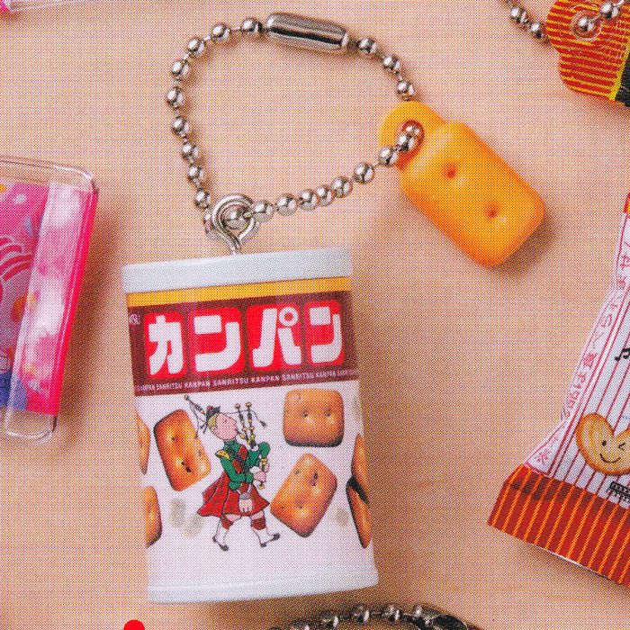 缶入カンパン 【三立製菓 ミニチュアチャーム バンダイ SANRITSU 駄菓子 お菓子 ミニチュア グッズ フィギュア ガチャガチャ ガシャポン】 【即納 在庫品】【ネコポス配送対応可能】【数量限定】【セール品】のサムネイル