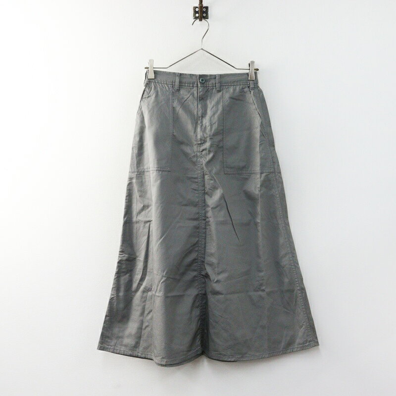 人気 休日と詩┃ホリデーワークスカート ロング丈 グレー■バックスリット カジュアルスタイル【2400015077222】【中古】 ブランド名 休日と詩 商品情報 品番：portom23052 表記サイズ - 実寸（cm） 着丈/80ウエスト(×2)/64～(バックゴム仕様)裾幅/78(スリット有)（平置きにて採寸を行っております。多少の誤差はご了承くださいませ。） 採寸についてはこちら 素材(%) 綿100 色 グレー 生地の伸縮 - 生地の透け感 - 参考定価 - CONDITION 保管ジワがございます。USED商品となりますが、綺麗な状態で着用には問題ないと思われます。 ※こちらの商品は1点ものです。 当店では実店舗、他のオンラインショップにて同時に販売をさせて頂いております。 そのため予告無く商品の出品の取り下げをさせて頂く場合が御座います。 また、ご注文頂くタイミングにより、実店舗、または他のオンラインショップにて品切れになり、商品のご用意が出来無くなってしまう場合が御座います。 その場合、誠に勝手ながらご注文のキャンセルをさせて頂きますのであらかじめご了承下さいませ。※お写真に写っているものが全てとなります。※裾上げの有無は分かりかねますので予めご了承の上ご注文のほどよろしくお願い申し上げます。
