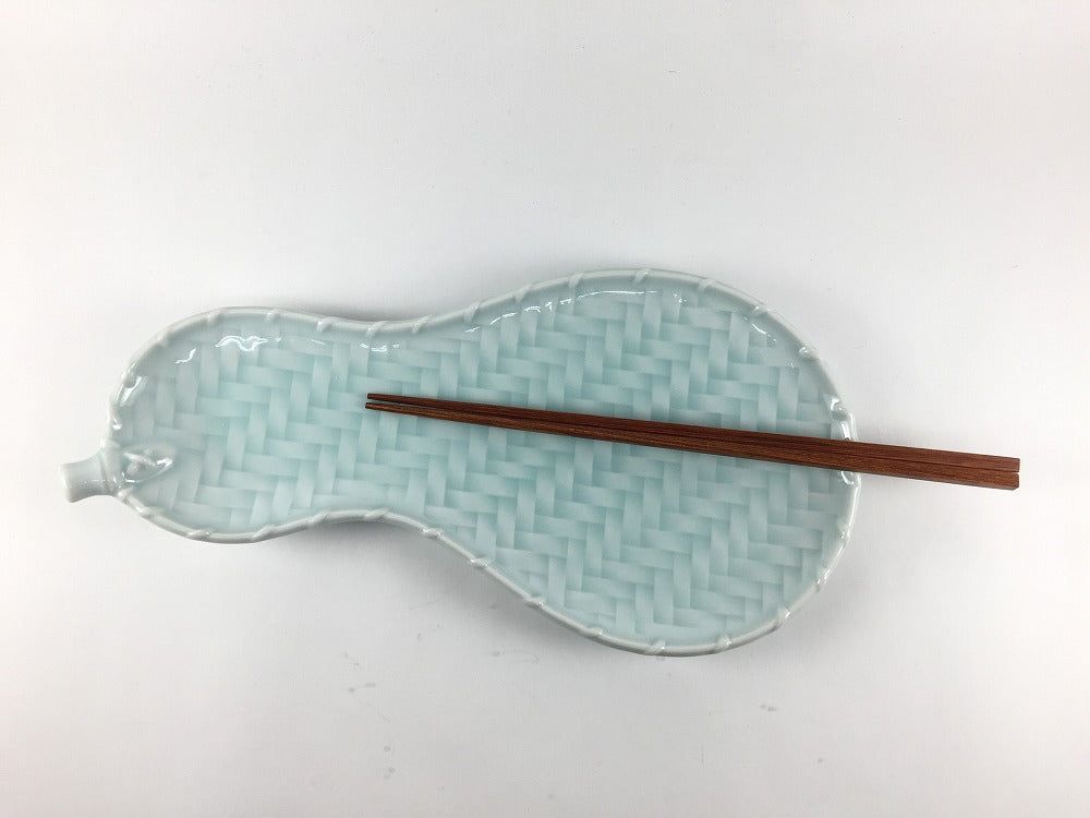 有田焼 貝山窯 27cm網代彫瓢皿 青白磁 【27cm 長皿 大皿 中皿 業務用食器 瓢箪 ひょうたん ひさご】