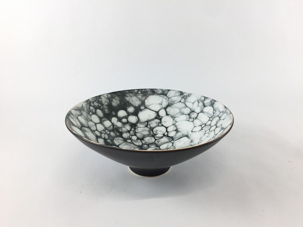 花黒マット 黒月面 丸浅小鉢 13cm 有田焼