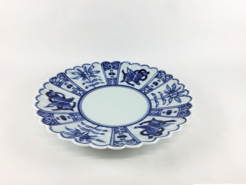 有田焼 梶謙製磁 芙蓉手 菊型皿 18cm【丸皿 中皿 プレート お皿 デザート皿】