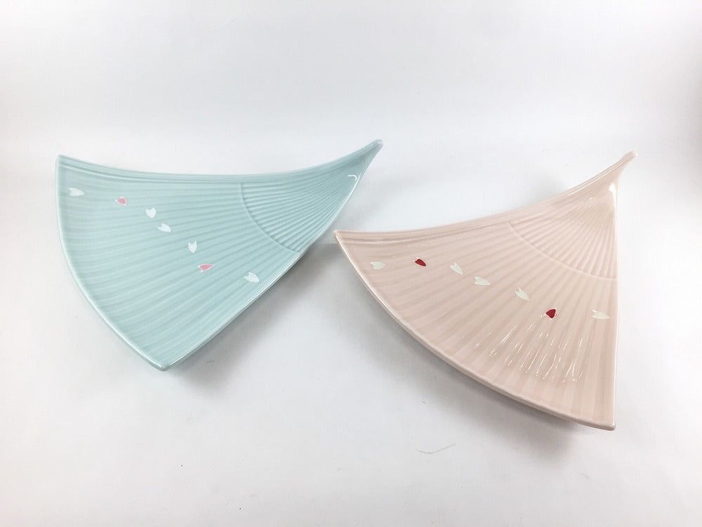 有田焼 錦右エ門窯 24cm扇皿 (青磁 / 薄ピンク) 花びら舞【24cm 中皿 変形皿 カラフル かわいい おしゃれ】【日本料理、お造りなどに】