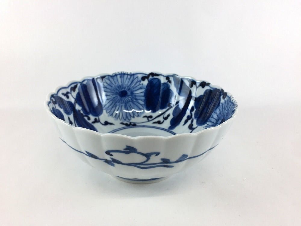 伊万里焼 瀬貞窯 染付菊割草 5寸ボール【16cm 中鉢 小鉢 ボウル ボール 陶磁器】