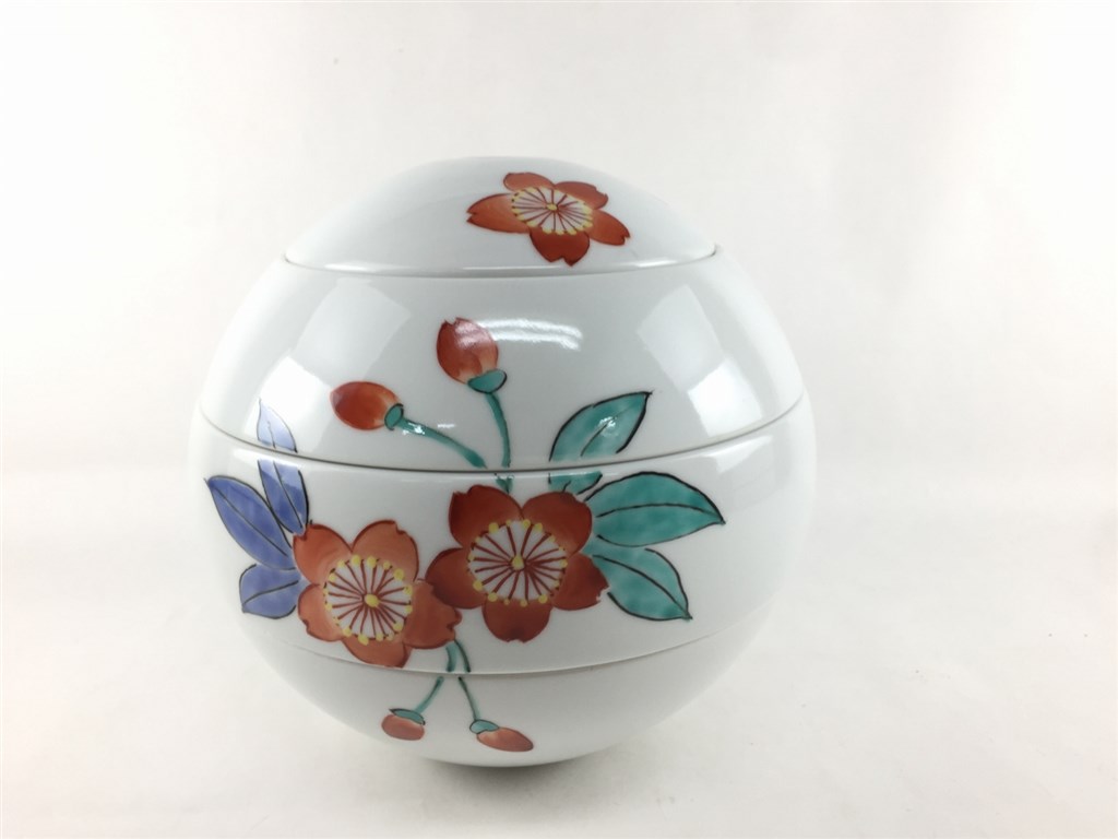 有田焼 李荘窯×あかね工房 玉重(色絵桜) 【当店限定品】【化粧箱入り】【珠型三段重 花柄 お重 重箱 3段重 16cm 小柄 1人用サイズ 小さめサイズ 御節 おせち入れ おせち料理入れ 食器 引き出物 ギフト お正月 お花見 お祝い】