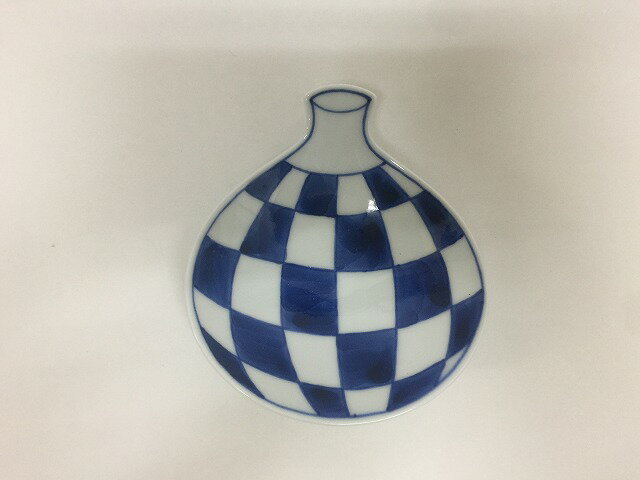 伊万里焼 田森陶園 徳利皿.染市松【12cm 13cm 小皿 市松模様 市松文様 和食器/磁器】