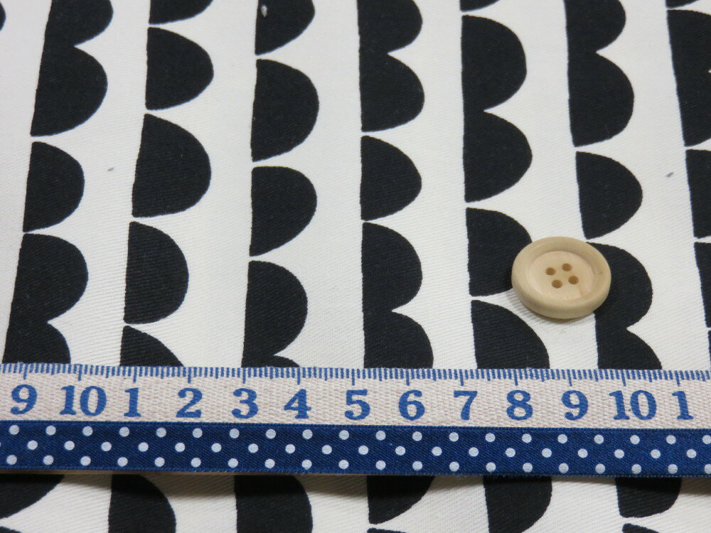 ハーフラウンドボーダー　オフ　ツイル生地【メール便2m可】 コットンこばやし 北欧風 生地 布地 綿 コットン 手作り 手芸 ハンドメイド 入園 入学 男の子 女の子