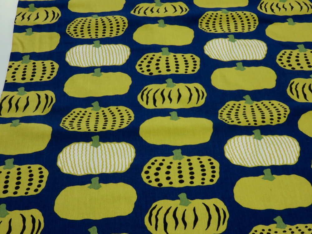 デフォルメかぼちゃ ネイビー 10番キャンバス生地 dou【メール便2m可】 野菜柄 コットンこばやし 生地 ..