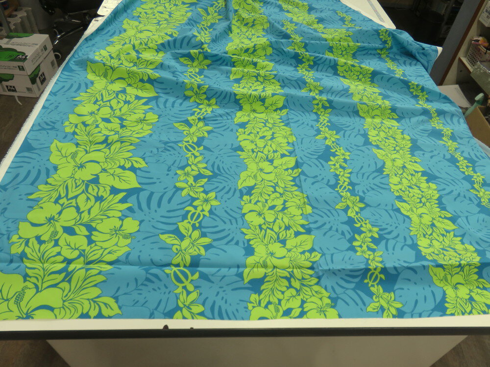 T/Cブロード ハワイアン 左右非対称柄 ターコイズ dou【メール便3m可】 生地 布地 ハワイアン フラダンス 衣装 ムームー アロハ ノーアイロン