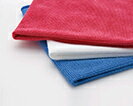 商品コード：wwscotch2012wh ■仕様 ・サイズ：36cm×36cm ・素材：ポリエステル繊維、ナイロン繊維 ■特長 ・一般の繊維の1/4ほどの極細繊維（マイクロファイバー）が綿タオル・雑巾・ふきんよりも汚れをすっきり拭き取ることが出来ます。 ・綿タオル・雑巾・ふきんよりも耐久性が高く長持ちするのでコストの削減につながります。 ・水まわりや食器、オフィス、自動車など様々なシーンでお使いいただけます。