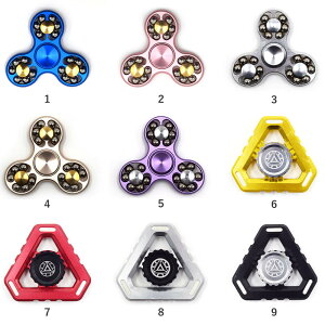 【集中したい時に】【回してすっきり】ハンドスピナー　シリーズIII HandSpinner 三角形シンプルフィジェット 大人子供に人気 ストレス解消や集中力アップに コマ回し 指スピンスピナー おもちゃ【イライラ解消】【新品/未使用】