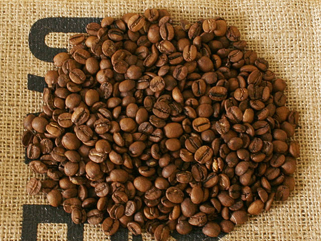 こだわり浅煎り焙煎の上町コーヒーのブラジル　サントス　NO.2/19 コーヒー　100g～　浅煎り（珈琲　豆／粉）｜アングル2