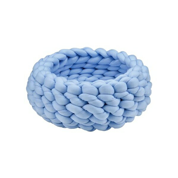 ●チャンキーニットを使用した肌触りの優しい犬猫用ベッド●超極太毛糸を使用しており、伸縮性もバツグン●ペットの暮らしを快適にするデザイン●編み込みにより伸縮性もバツグン●色落ちや色移りの原因となる為、濡れたまま使用しないでください・サイズ: 直径40xH15cm・原材料: ポリエステル100%・原産国: 中国・商品サイズ: W450xD450xH150mm・材質: ポリエステル100%・商品番号: 4904879009644