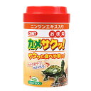 ●ニンジンエキス配合のソフトなカメのエサにプラスカルシムたっぷりの川エビ入り●ソフトな食感で食べやすく、子ガメにも最適。カルシウムたっぷりの天然川エビ入り。野菜入りスティックと川エビが入っているのでバランス良く与えることが出来ます。ボトル入りで使いやすさ抜群です。・個装サイズ：W116×H116×D173mm/重量251g【原材料】川エビ/フィッシュミール、小麦粉、シュリンプミール、フィッシュレバー、ブラインシュリンプ、海藻、ニンジンエキス【保証成分】粗蛋白質33％以上、粗脂肪4％以上、粗繊維3％以下、粗灰分10％以下【使用期限】30ヶ月【原産国】台湾