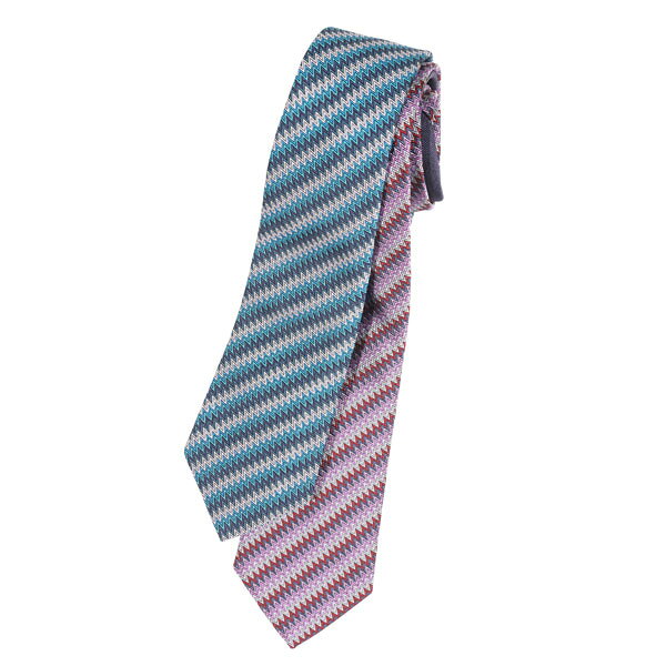 —その他の詳細について— made in ITALY / U9726 / CRAVATTA ◆サイズ◆ 【参考実寸】 全長145cm大剣8.5cm小剣4.5cm ◆素材◆ シルク100% ◆状態◆ 新品未使用 ◆ブランド◆ 【MISSONI / ミッソーニ】 — 色味について — モニターの発色具合によって、実際の色と異なって見える場合がございます。 — 在庫について — 店頭や自社サイトでも販売を行っており、商品をご用意できない場合が御座います。 随時、在庫状況の反映を行っておりますが、ご理解の程、お願い申し上げます。　