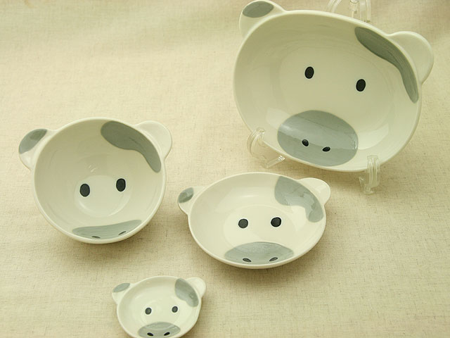 うしフェイス 子ども食器4点セット ウシ 陶器 楕円ボウル 茶碗 小皿 箸置 日本製 美濃焼 食器セット 牛 出産祝い 誕…