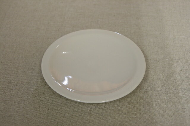 アイボリー 15.3cm ラウンドプレート 反り型 デザート皿 取り皿 丸皿 白 おしゃれ 可愛い 日本製 美濃焼 食器 おそろいカップの受け皿に