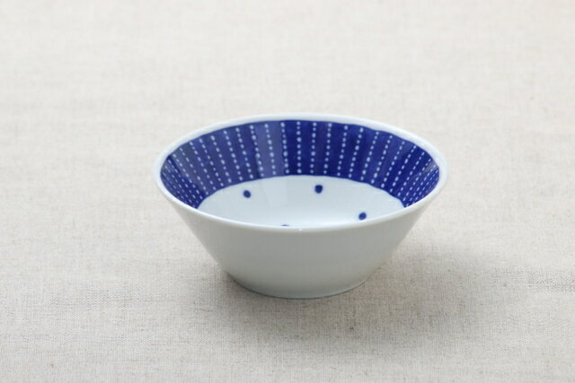 蒼天（そうてん）　小鉢　青と白の反らし型4.5鉢水玉　ステッチ　ボウル　和食器　日本製　カネ定　蒼の器