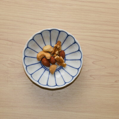 菊花紋 豆鉢 10cm 浅鉢 和食器薬味皿 小鉢 漬物皿 日本製 美濃焼 日本料理 定番 インスタ映え 豆皿