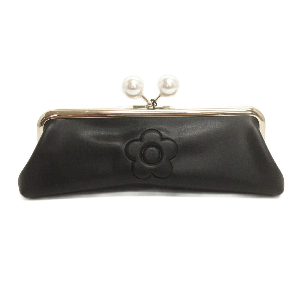 【中古】未使用品 マリークワント MARY QUANT タグ付き ペンケース ポーチ がま口 221-864382-010-0 黒 ブラック 小物 レディース 【ベクトル 古着】 260805ブランドマリークワント MARY QUANT表記サイズ※実寸サイズをご参照ください実寸サイズ持ち手の長さ：-cm　ヨコ：20cm　タテ：6.5cm　マチ：5.5cm　ショルダーの長さ：-cm　　素材ポリウレタン色黒 ブラック仕様内ポケット×2状態未使用品です。 ※未使用品・新品同様の商品ではございますが、一度は一般の方の手に渡り、個人で保管されていた商品です。また、保管・陳列時の薄いスレなど微細な状態変化が見られる場合がございます。ご理解の上ご購入ください。備考品番：221-864382-010-0 (株)マリークワントコスメチックス商品のお問い合わせの回答を休止しております。＊各商品ページの商品詳細等をご確認の上ご購入ください。【中古】未使用品 マリークワント MARY QUANT タグ付き ペンケース ポーチ がま口 221-864382-010-0 黒 ブラック 小物 レディース 【ベクトル 古着】 260805状態ランク　”S”詳細については、下記および「状態ランクについて」ページをご覧ください。未使用・新品の商品ほぼ新品同様の商品使用感が少なく、かなり状態の良い商品使用感はあるが、傷や汚れの少ない商品使用感の他、傷や汚れが見られる商品かなり大きな傷みがある難あり商品※S〜CランクはUSED品となりますので、使用感をご理解の上でご入札下さい。状態ランクについてinformationブランドマリークワント MARY QUANT表記サイズ※実寸サイズをご参照ください実寸サイズ持ち手の長さ：-cm　ヨコ：20cm　タテ：6.5cm　マチ：5.5cm　ショルダーの長さ：-cm　　素材ポリウレタン色黒 ブラック仕様内ポケット×2状態未使用品です。 ※未使用品・新品同様の商品ではございますが、一度は一般の方の手に渡り、個人で保管されていた商品です。また、保管・陳列時の薄いスレなど微細な状態変化が見られる場合がございます。ご理解の上ご購入ください。備考品番：221-864382-010-0 (株)マリークワントコスメチックス商品のお問い合わせの回答を休止しております。＊各商品ページの商品詳細等をご確認の上ご購入ください。本商品は一点物です他サイトや店舗にて販売している商品です。多少のお時間差にて欠品になることもございます。予めご了承頂ますようお願い致します。ベクトル・サイズガイドはこちらこの商品と同じブランドの商品を見る