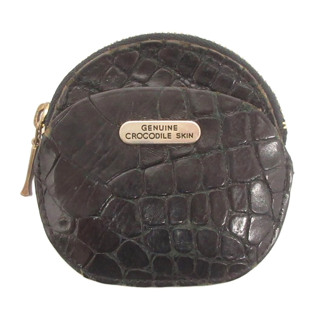 【中古】GENUINE CROCODILE SKIN コインケース 小銭入れ レザー 型押し 黒 ブラック ウォレット ■GY99 メンズ 【ベクトル 古着】 260822表記サイズ※実寸サイズをご確認ください実寸サイズヨコ：8cm　タテ：8cm　マチ：-cm　-　素材クロコレザー色ブラック仕様-状態・全体的にスレ、金具部分にくすみ ・内側に汚れ ※全体的に中古品としての使用感とダメージがありますが、通常使用には支障のない商品です。 掲載写真や記載内容をご確認いただき、ご理解の上ご購入ください。付属品なし商品のお問い合わせの回答を休止しております。＊各商品ページの商品詳細等をご確認の上ご購入ください。【中古】GENUINE CROCODILE SKIN コインケース 小銭入れ レザー 型押し 黒 ブラック ウォレット ■GY99 メンズ 【ベクトル 古着】 260822状態ランク　”B”詳細については、下記および「状態ランクについて」ページをご覧ください。未使用・新品の商品ほぼ新品同様の商品使用感が少なく、かなり状態の良い商品使用感はあるが、傷や汚れの少ない商品使用感の他、傷や汚れが見られる商品かなり大きな傷みがある難あり商品※S〜CランクはUSED品となりますので、使用感をご理解の上でご入札下さい。状態ランクについてinformation表記サイズ※実寸サイズをご確認ください実寸サイズヨコ：8cm　タテ：8cm　マチ：-cm　-　素材クロコレザー色ブラック仕様-状態・全体的にスレ、金具部分にくすみ ・内側に汚れ ※全体的に中古品としての使用感とダメージがありますが、通常使用には支障のない商品です。 掲載写真や記載内容をご確認いただき、ご理解の上ご購入ください。付属品なし商品のお問い合わせの回答を休止しております。＊各商品ページの商品詳細等をご確認の上ご購入ください。本商品は一点物です他サイトや店舗にて販売している商品です。多少のお時間差にて欠品になることもございます。予めご了承頂ますようお願い致します。ベクトル・サイズガイドはこちらこの商品と同じブランドの商品を見る