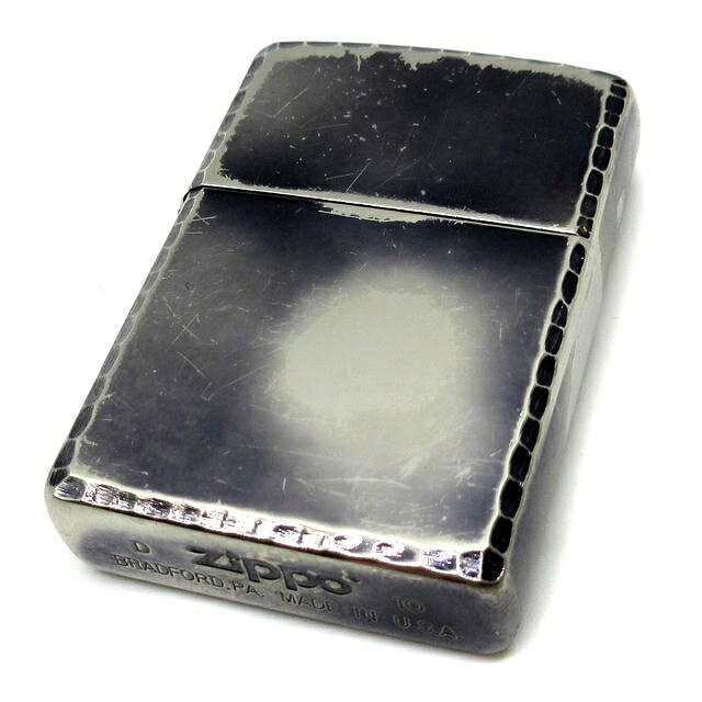 【中古】ジッポー ZIPPO コーナーリューター オイルライター ブラック 2010年 【ベクトル 古着】 260722ブランドジッポー ZIPPO実寸サイズ---　状態※着火確認済み この商品には下記のような使用感があります。 ・スレ傷と使用によりコーティング剥がれ ※中古品としての使用感がありますが、通常使用には支障のない商品です。掲載写真や記載内容をご確認いただき、ご理解の上ご購入ください。商品のお問い合わせの回答を休止しております。＊各商品ページの商品詳細等をご確認の上ご購入ください。【中古】ジッポー ZIPPO コーナーリューター オイルライター ブラック 2010年 【ベクトル 古着】 260722状態ランク　”B”詳細については、下記および「状態ランクについて」ページをご覧ください。未使用・新品の商品ほぼ新品同様の商品使用感が少なく、かなり状態の良い商品使用感はあるが、傷や汚れの少ない商品使用感の他、傷や汚れが見られる商品かなり大きな傷みがある難あり商品※S〜CランクはUSED品となりますので、使用感をご理解の上でご入札下さい。状態ランクについてinformationブランドジッポー ZIPPO実寸サイズ---　状態※着火確認済み この商品には下記のような使用感があります。 ・スレ傷と使用によりコーティング剥がれ ※中古品としての使用感がありますが、通常使用には支障のない商品です。掲載写真や記載内容をご確認いただき、ご理解の上ご購入ください。商品のお問い合わせの回答を休止しております。＊各商品ページの商品詳細等をご確認の上ご購入ください。本商品は一点物です他サイトや店舗にて販売している商品です。多少のお時間差にて欠品になることもございます。予めご了承頂ますようお願い致します。ベクトル・サイズガイドはこちらこの商品と同じブランドの商品を見る